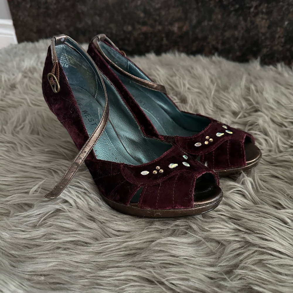 Elegant Purple Velvet Heels with Bronze Accents